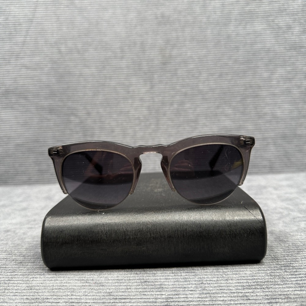 Warby Parker Hattie 105‎ Y2K Sunglasses Translucent Grey Round Frame 49-24-142